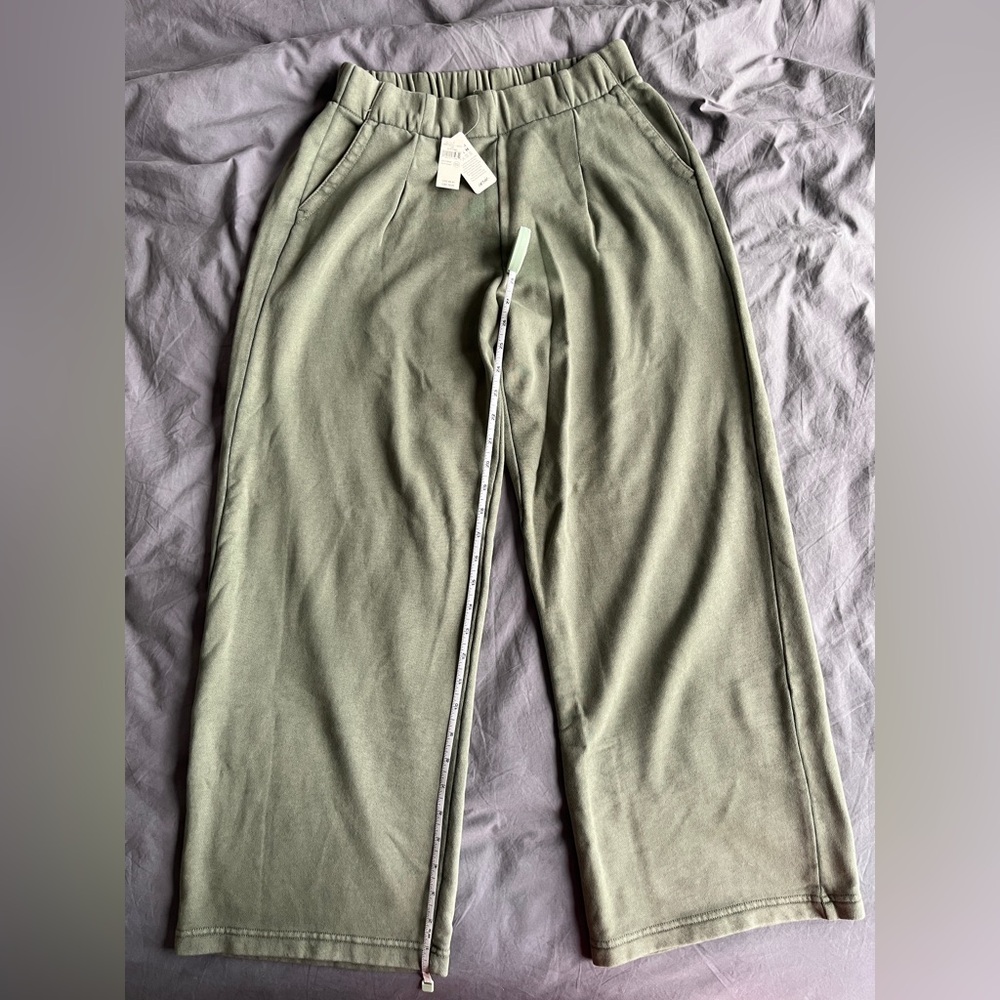 American Eagle Outfitters Wide Leg Pants in Olive